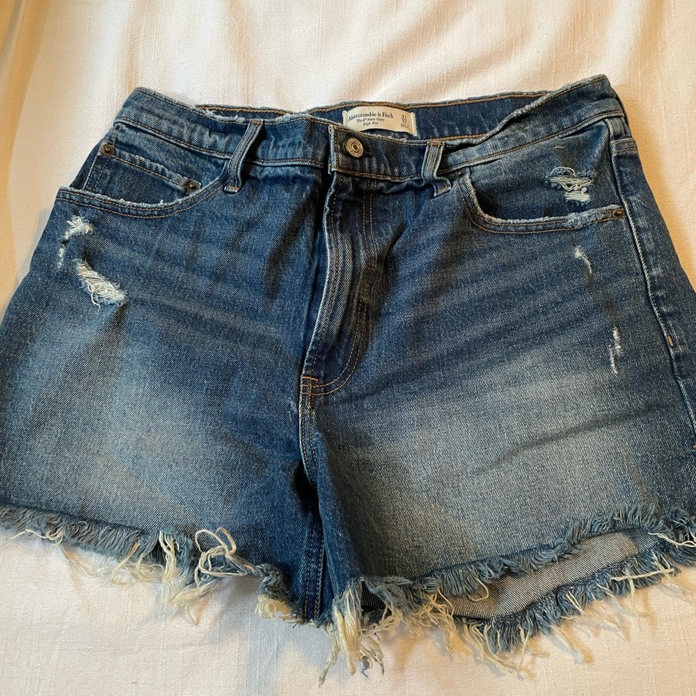 Abercrombie 4" Mom Short High Rise